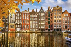 HOUSES IN AMSTERDAM