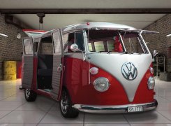 VW Camper (Red)