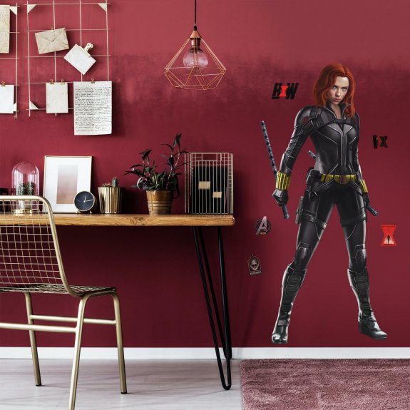 black widow från Avengers som väggdekor